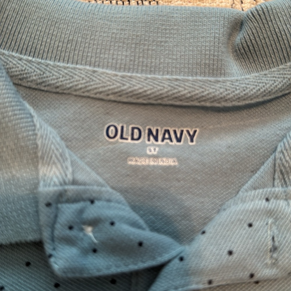 2 Old Navy Polos Size 5T - Picture 3 of 8